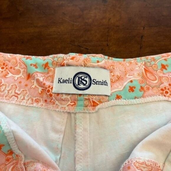 Kaeli Smith Chino Style Print Shorts Coral and Mint Medallion Design Size 4 - Picture 4 of 6